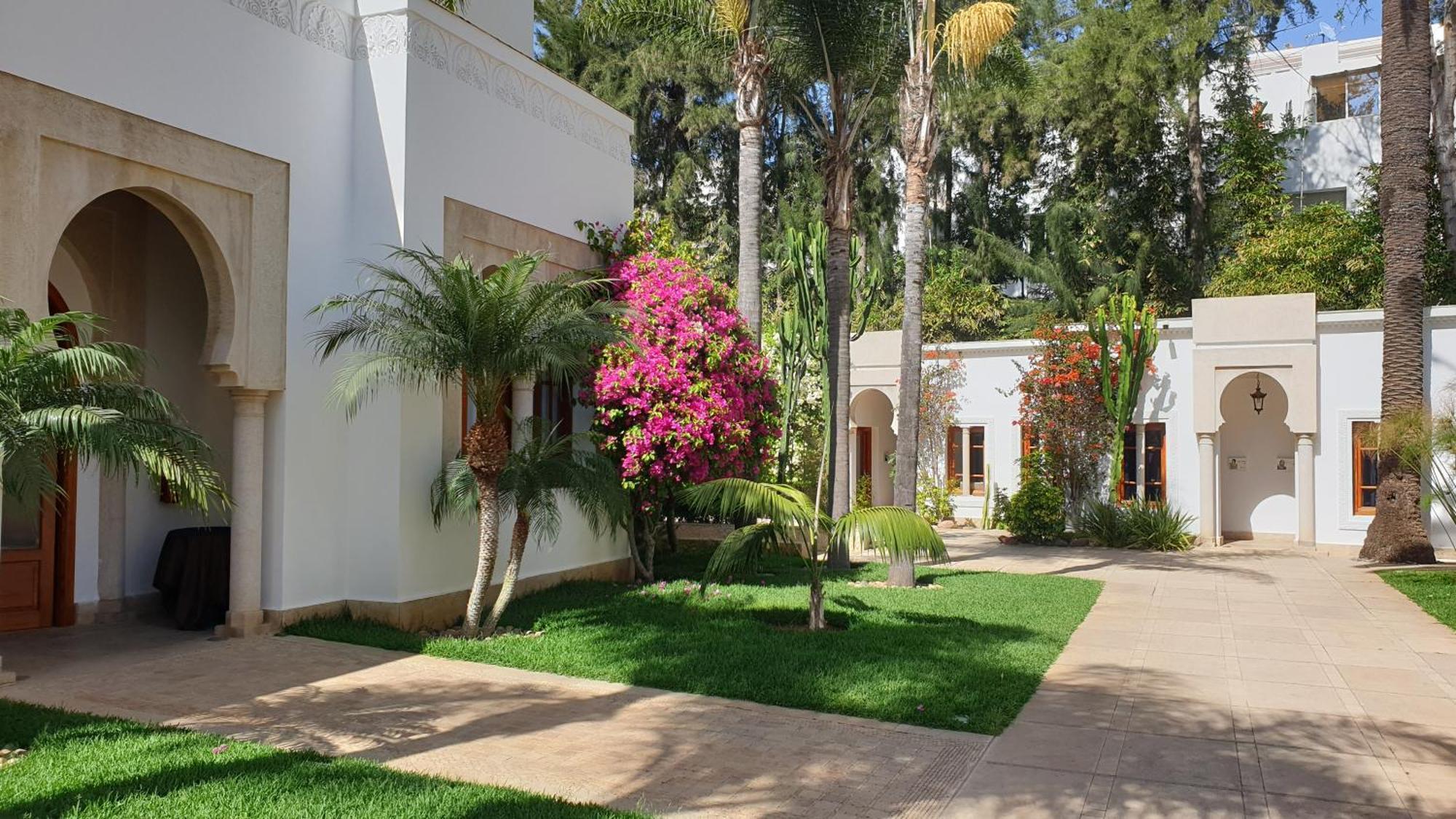 Appartement Agreable Avec 2 Tres Belles Terrasses Au Coeur De Rabat Exterior photo