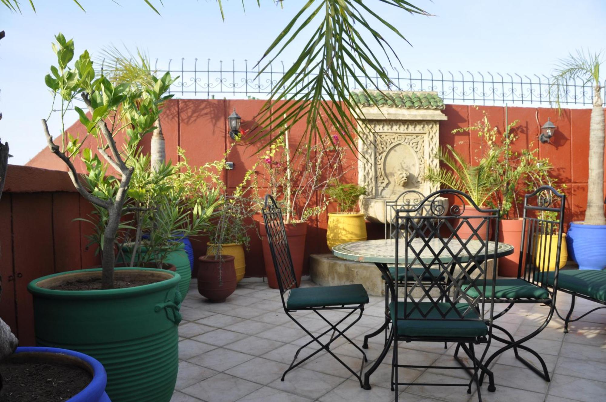 Appartement Agreable Avec 2 Tres Belles Terrasses Au Coeur De Rabat Exterior photo